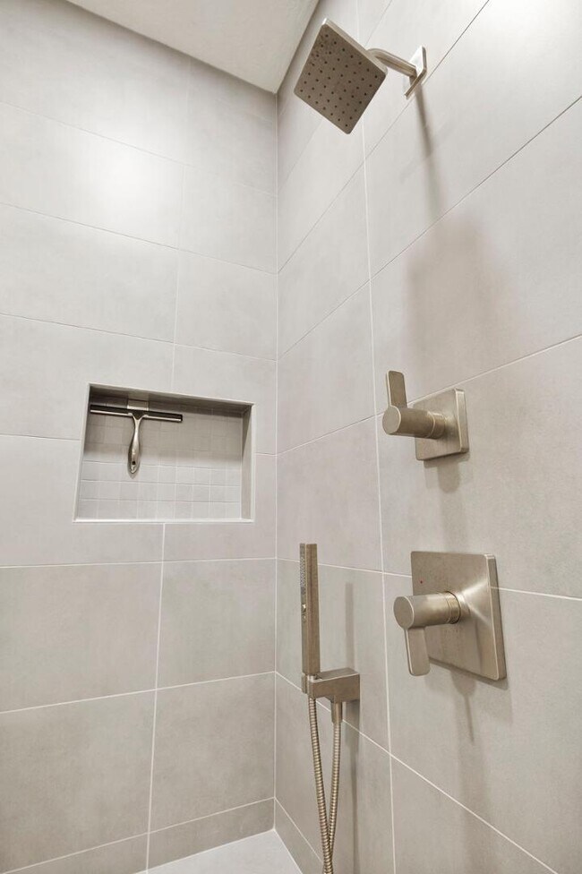 Building Photo - 11489 E Raintree Dr