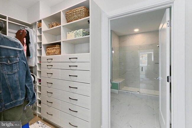 Building Photo - 635 Slaters Ln