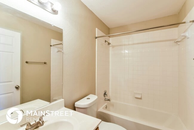 Building Photo - 6319 Cougar Village