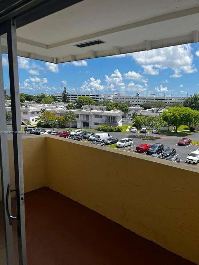 Building Photo - 7410 SW 82nd St