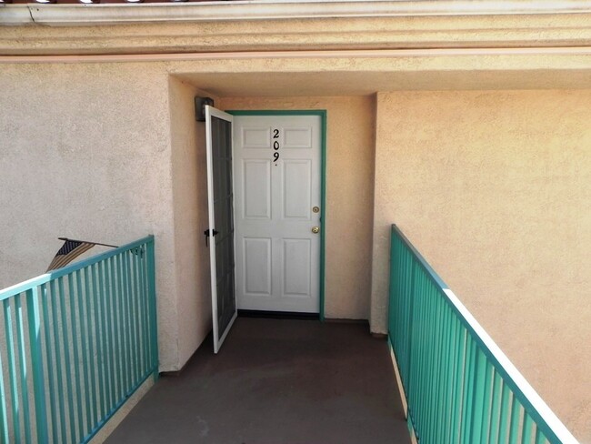 Building Photo - **COMING SOON**  LONG BEACH 2BR/2BA CONDO