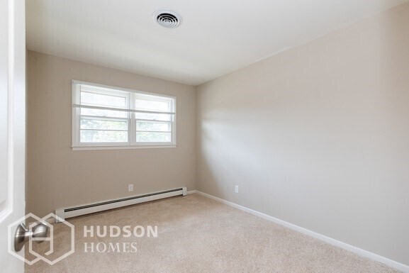 Building Photo - NOW AVAILABLE!  - 85 ROCK RD Unit 2, Hawth...