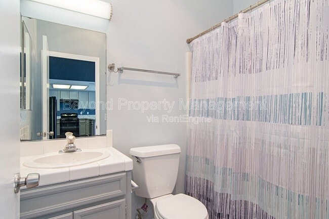 Building Photo - 903 Connecticut St