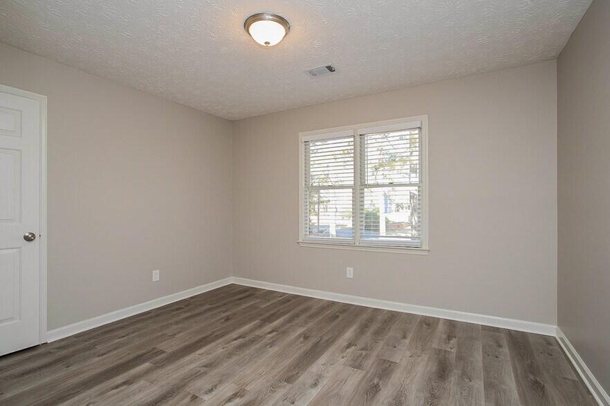 Building Photo - 2306 Brafton Ct NW