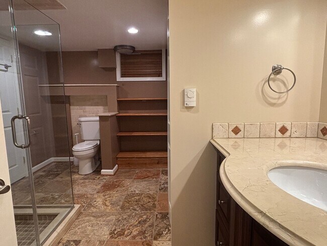 Building Photo - 3479 Overbrook Dr