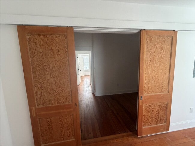 Building Photo - 1014 Avenue M