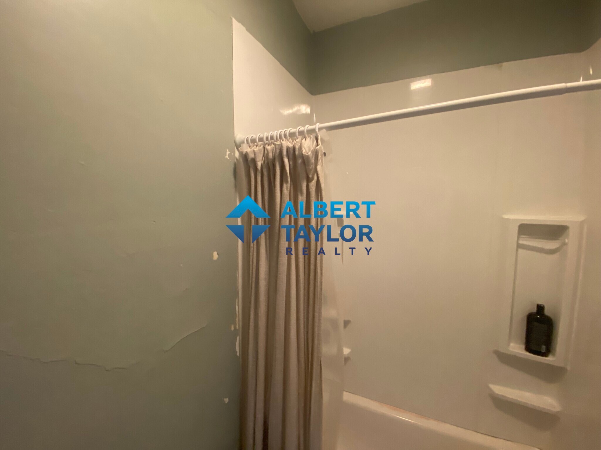 Building Photo - 36 Cherokee St