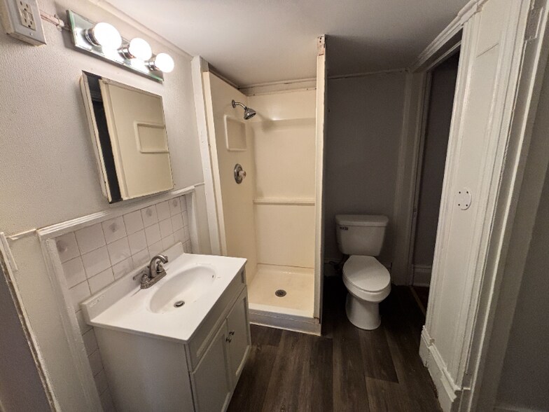 Building Photo - 1404 W Michigan Ave