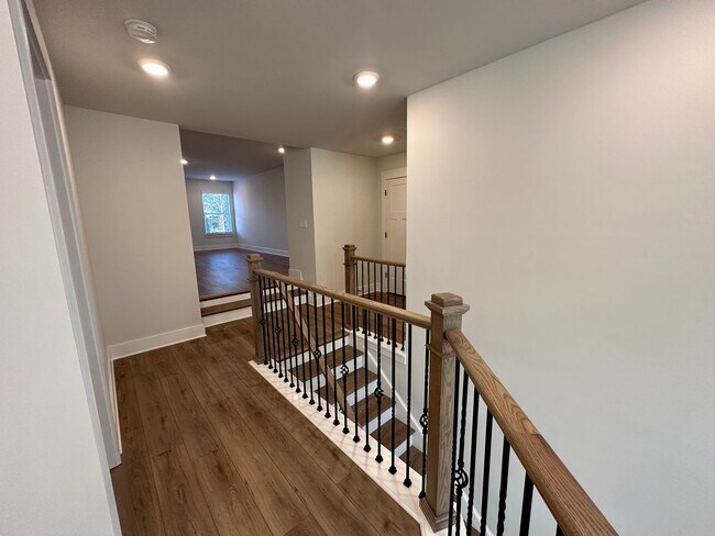 Building Photo - 125 Grange Vly Ln