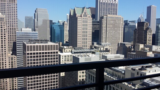 Building Photo - 235 W Van Buren St