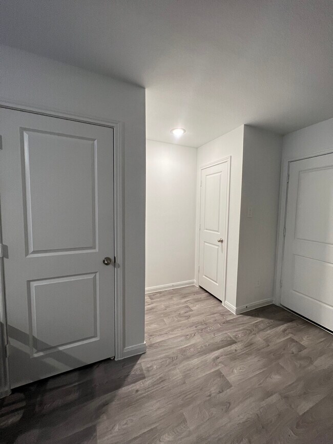 Building Photo - 9718 Marie Village Ct