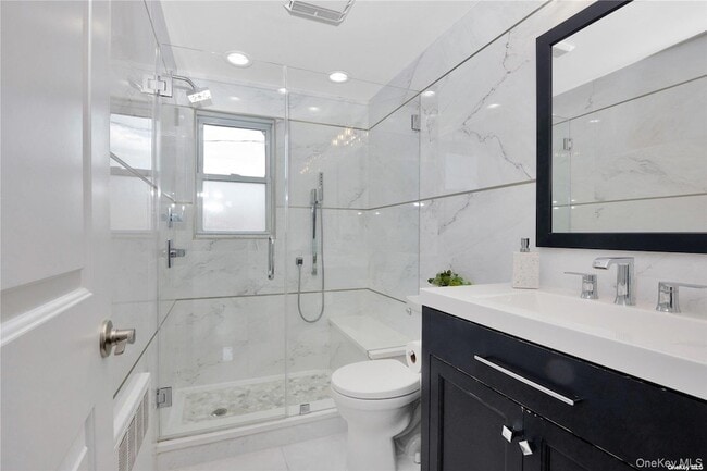 Building Photo - 81 Barnes St