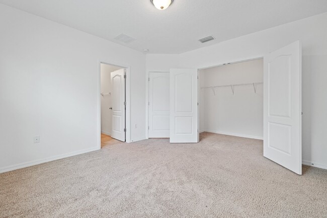 Building Photo - "Available Now !!Gated community in Seven Oak 3-Bedroom Townhouse with Granite Countertops in Wes...