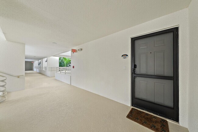 Building Photo - 926 Oak Harbour Dr