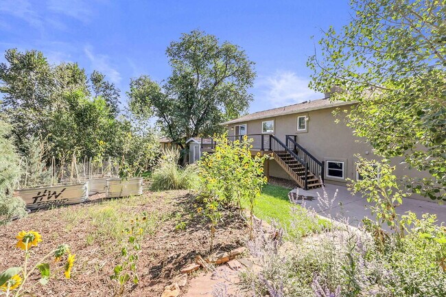 Building Photo - $3,750, 4-Bed, 3-Bath Updated Home in Mani...