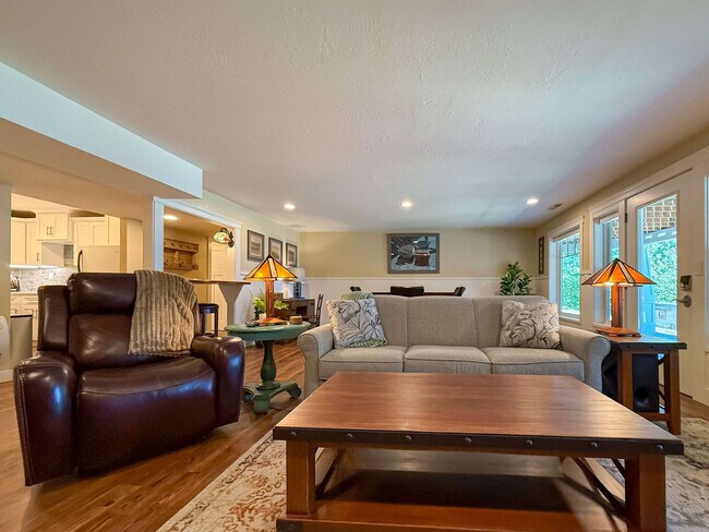 Building Photo - 3080 W Sequim Bay Rd