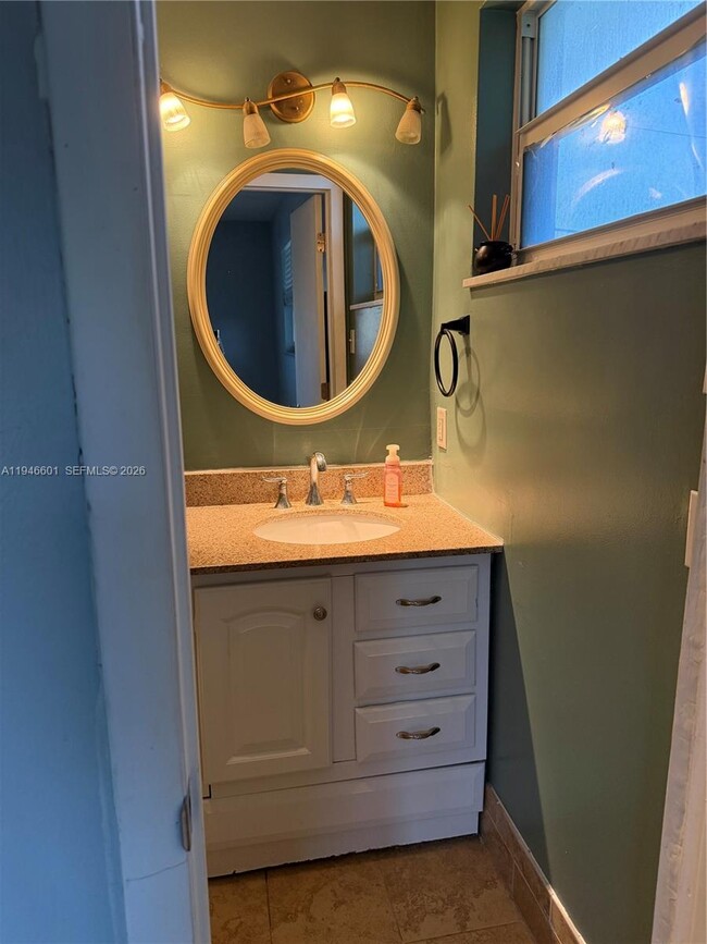 Building Photo - 3212 NE 10th St