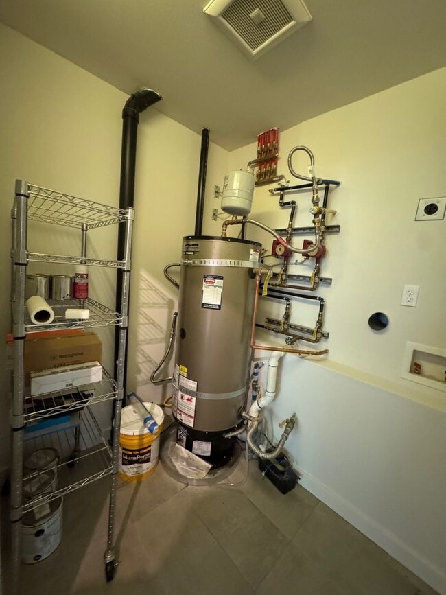 Building Photo - Modern 2 bed 2 bath townhome in Eastlake with panoramic view of Lake Union