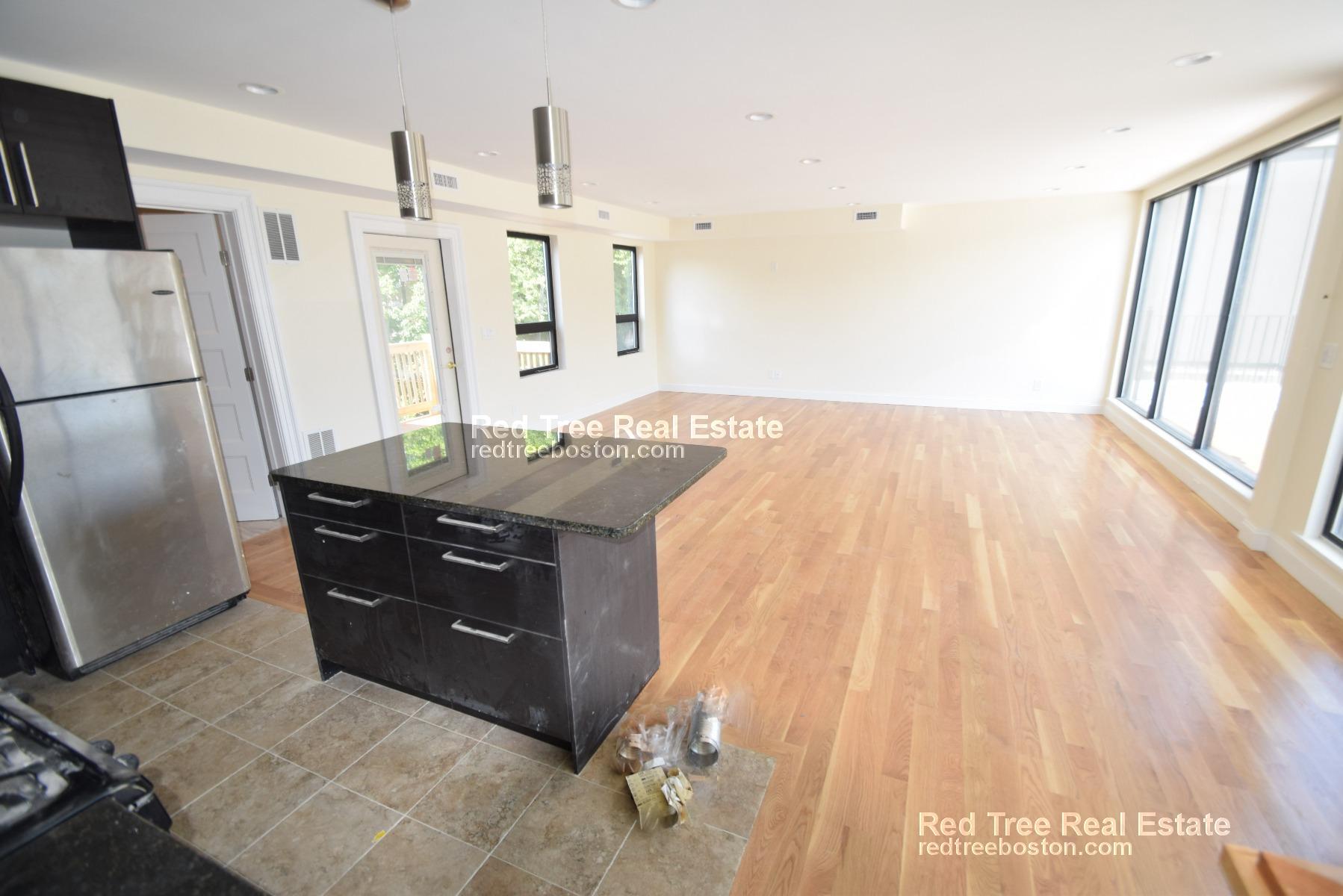 Building Photo - 1614 Beacon St