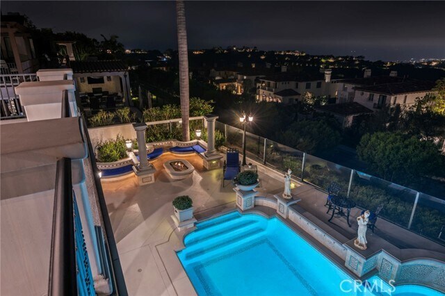 Building Photo - 7 Vista Luci