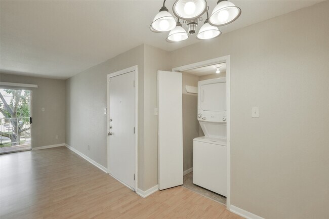 Building Photo - 12955 Woodforest Blvd