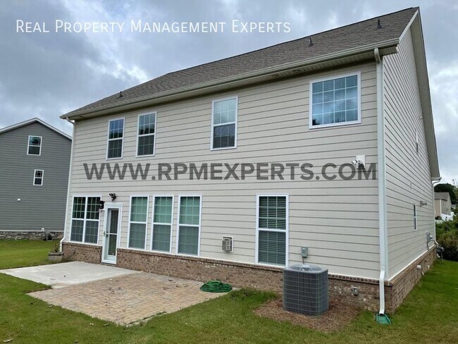 Building Photo - Magnificent 5 Bed / 3 Bath Home in Matthews