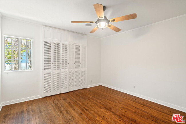 Building Photo - 2347 Glendon Ave