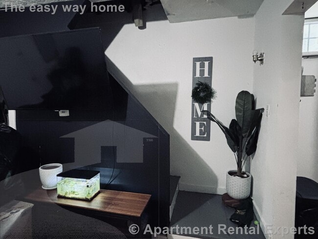 Building Photo - 509 Medford St