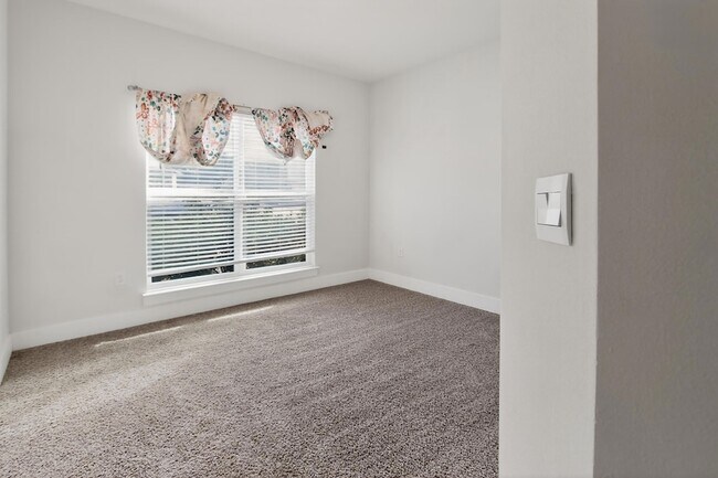 Building Photo - 1110 Shoal River Dr
