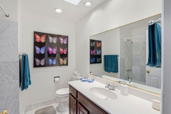Building Photo - Lovely Monterey Single Family Home in the Mar Vista Neighborhood! (UNFURNISHED)
