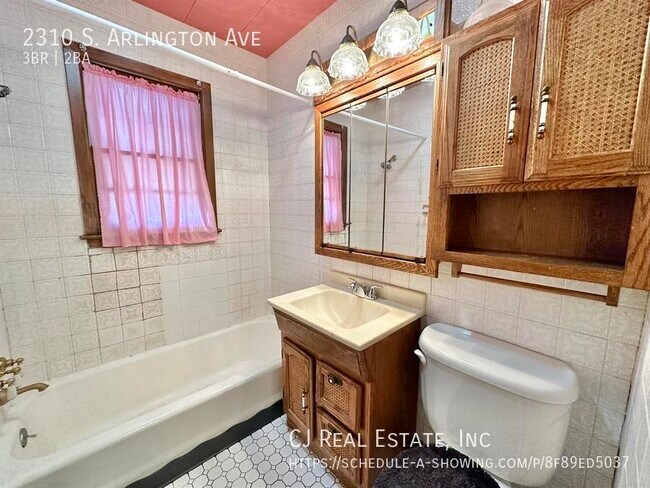 Building Photo - 2310 S Arlington Ave