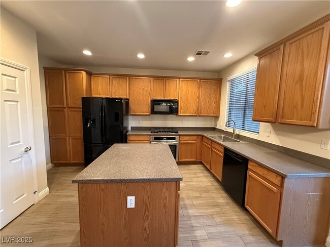 Building Photo - 11921 Luna Del Mar Ln