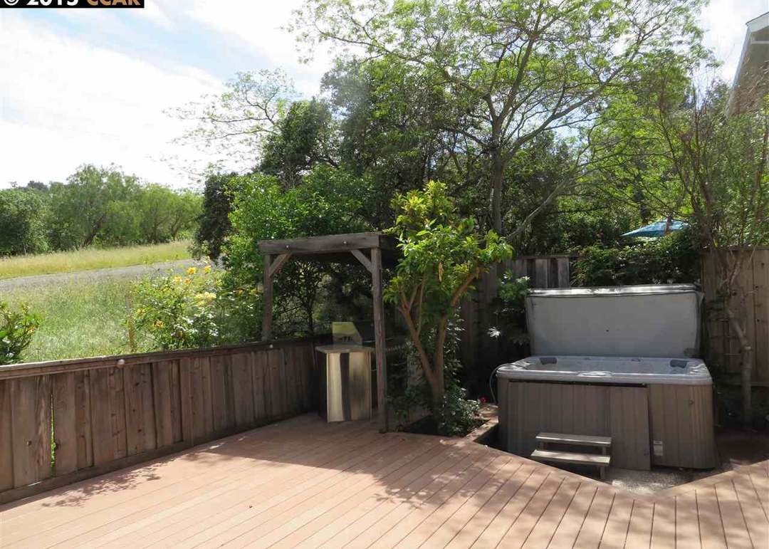 Building Photo - 1446 Quail View Cir