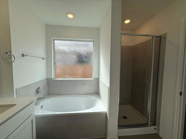 Building Photo - 223 Camargue Dr