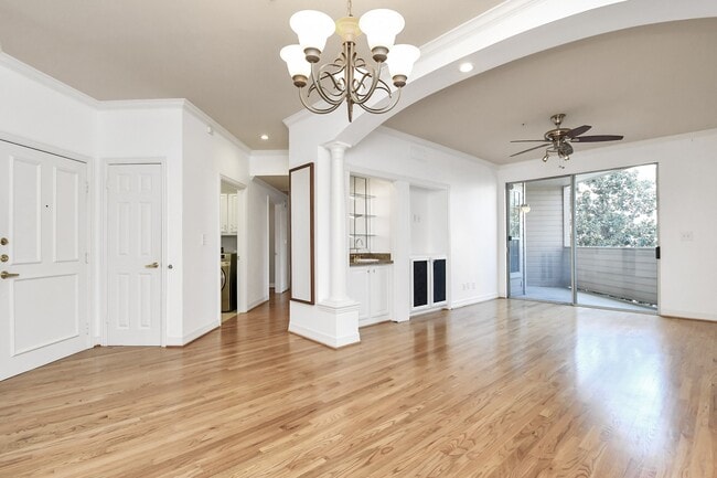 Building Photo - 2111 Welch St