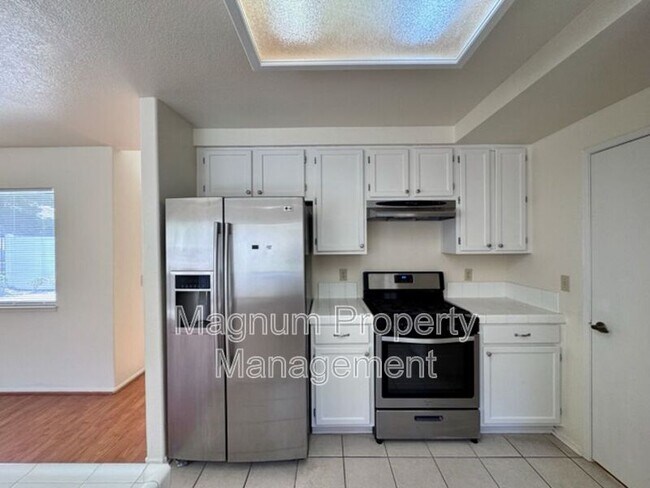 Building Photo - 31585 Corte Salinas