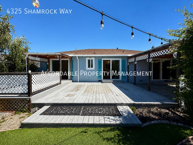 Building Photo - 4325 Shamrock Way