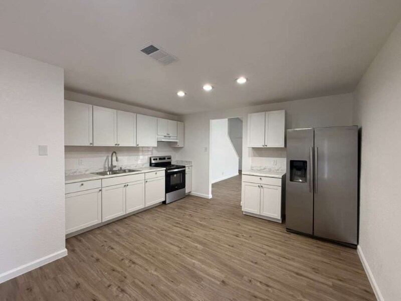 Building Photo - 5747 Hawaiian Sun Dr