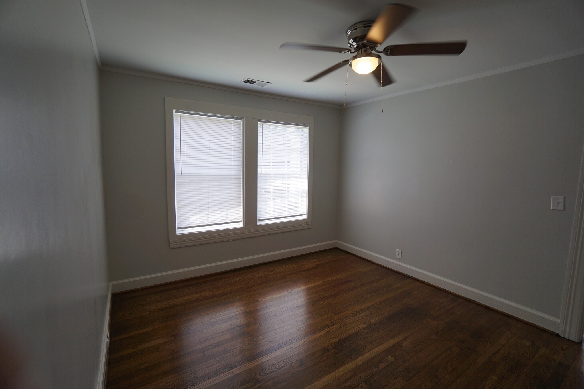 Building Photo - 7223 1st Ave S