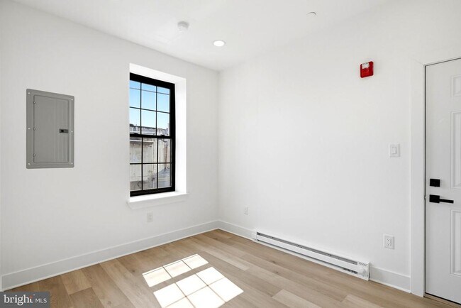 Building Photo - 1720 N 24th St