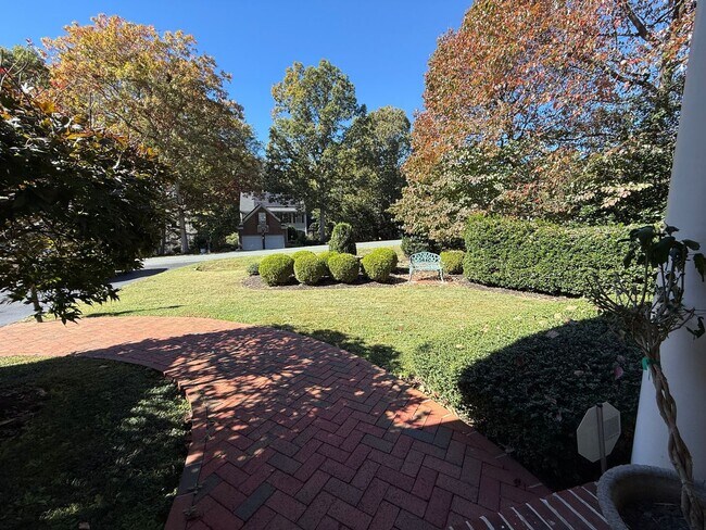 Building Photo - 935 Charter Oaks Dr