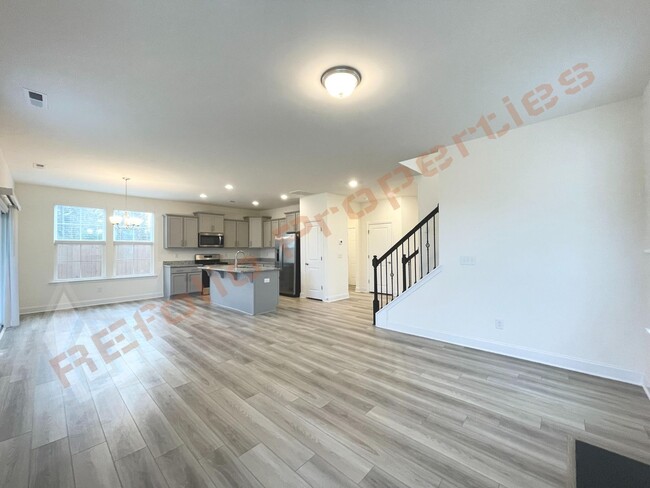 Building Photo - Beautiful 3 Bedroom 2-Car Garage Home w/Lo...