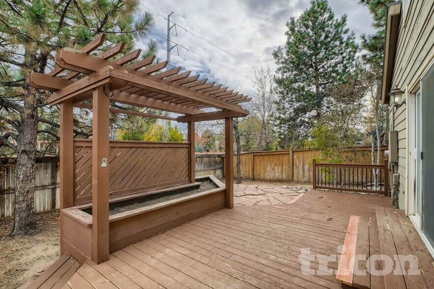 Building Photo - 5752 S Ouray Ct