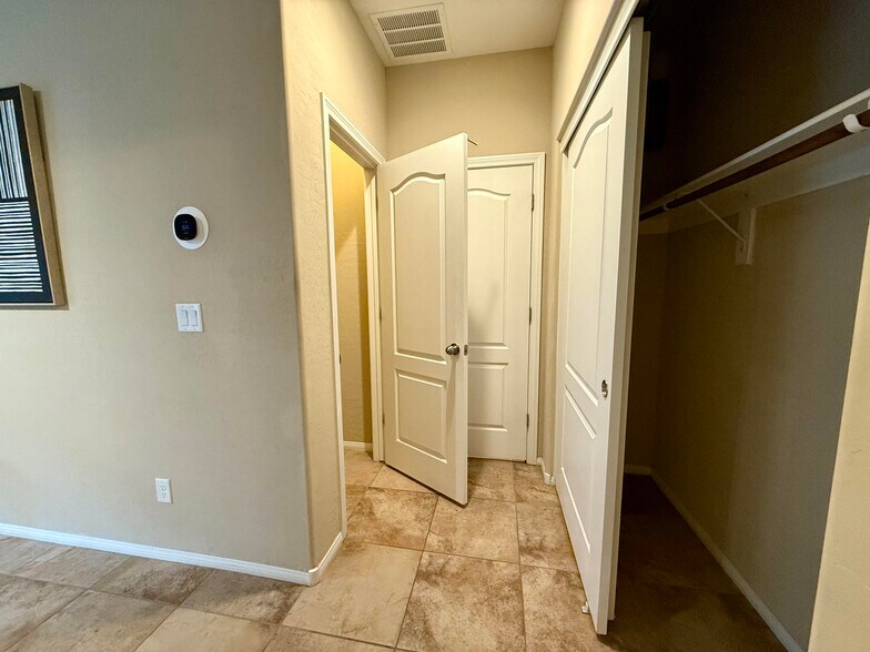 Building Photo - 7605 Finishing Touch Court