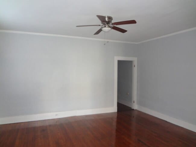 Building Photo - Move In Special! First Month Free!