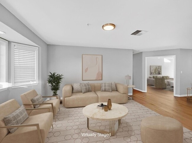 Building Photo - 2800 Roop Rd