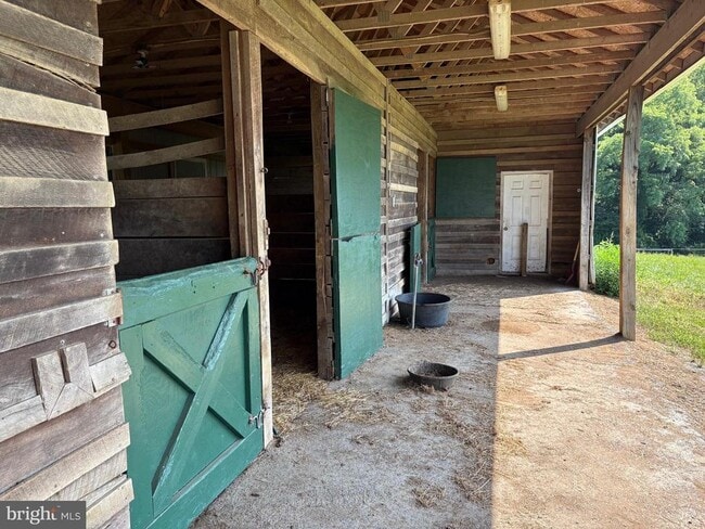 Building Photo - 137 Elk Ranch Park Rd
