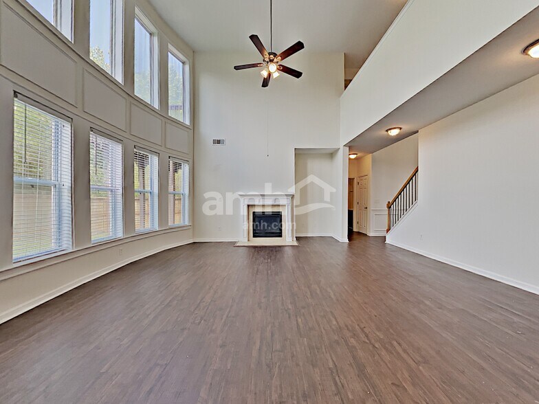 Building Photo - 228 Oakland Way