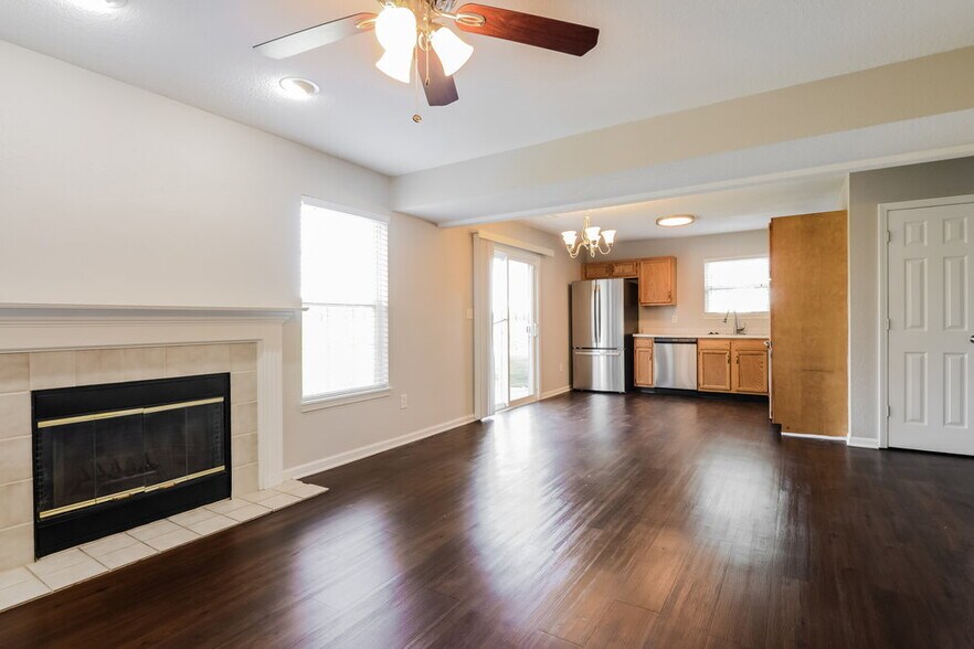 Building Photo - 1580 Cold Spring Dr