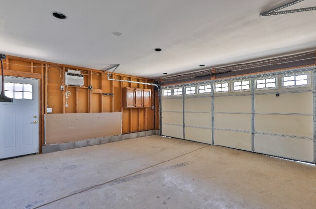 Building Photo - 531 W Del Campo Ave